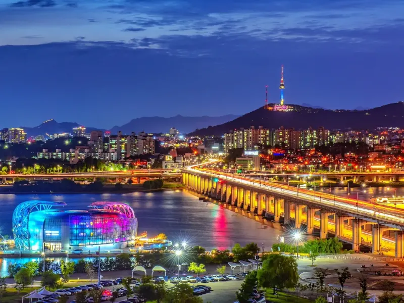 Featured image han river at night in Seoul south Korea