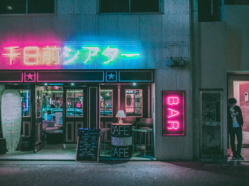 Beatport vs Bandcamp: The Battle for Electronic Music Sales — night scene photograph