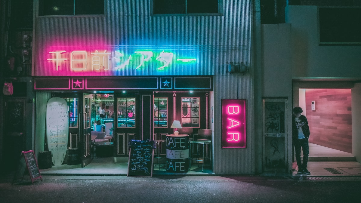 Beatport vs Bandcamp: The Battle for Electronic Music Sales — night scene photograph