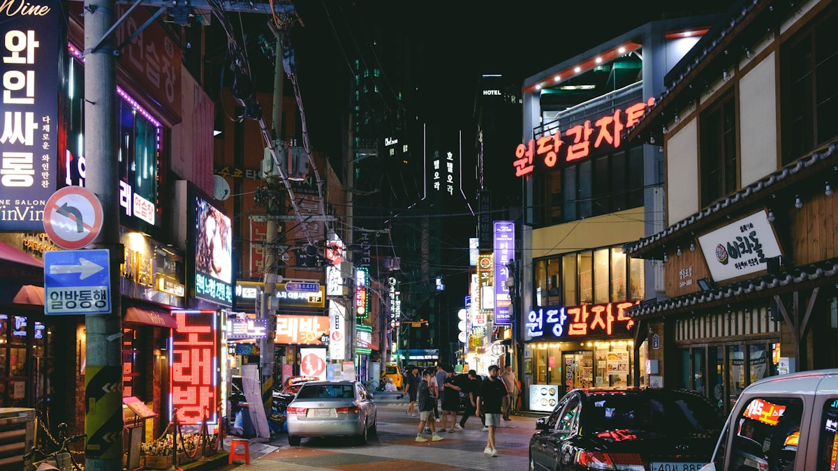 Haebangchon: Seoul's Neighbourhood That Never Fully Slept — night scene photograph