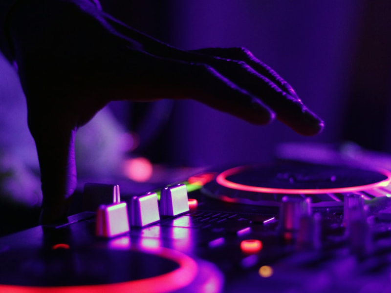 Native Instruments Traktor: The Software That Split the DJ World — night scene photograph
