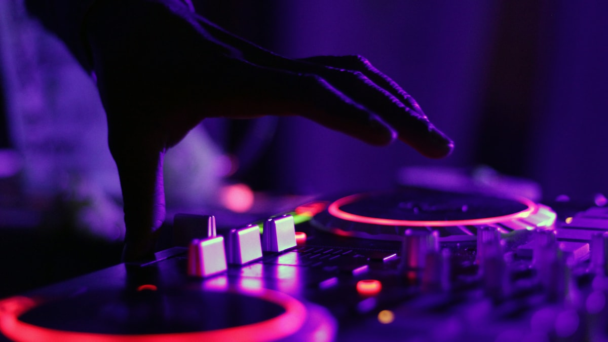Native Instruments Traktor: The Software That Split the DJ World — night scene photograph