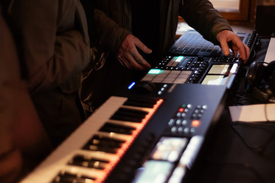 Artist Management in Electronic Music
