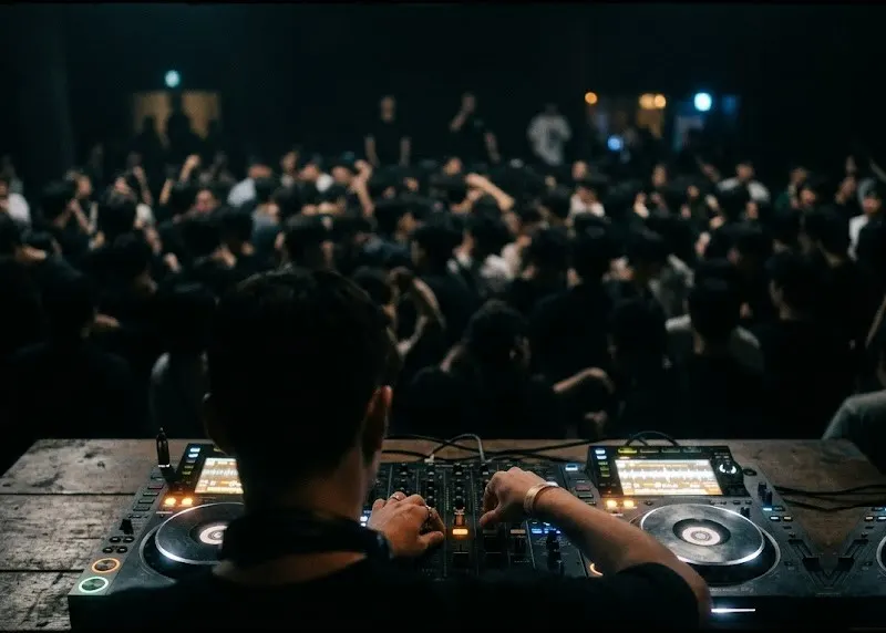 Hands on the mixer