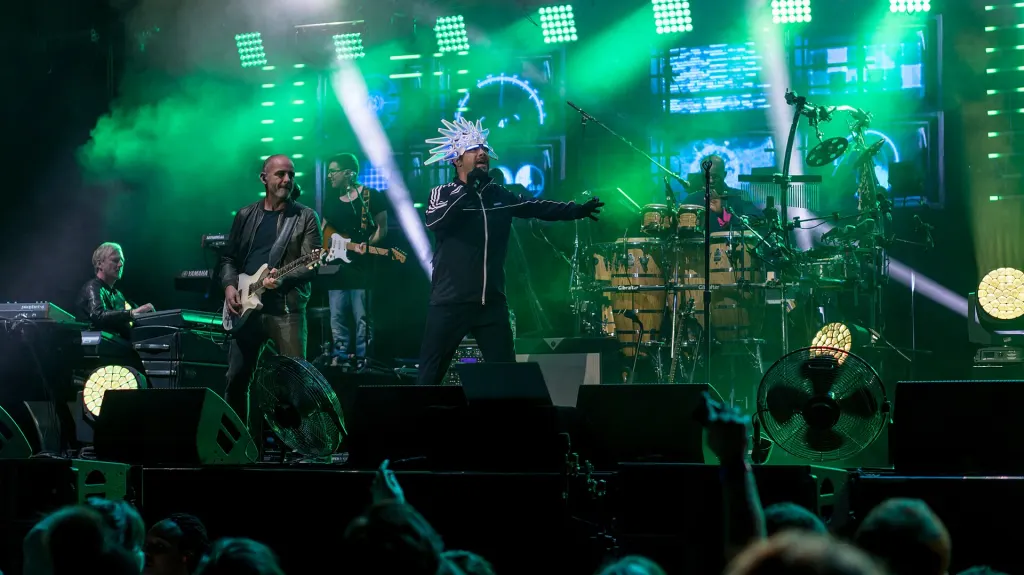 Jamiroquai on the Automaton tour, 2017