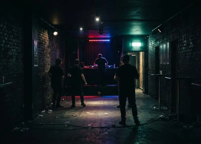 A long room at 4am