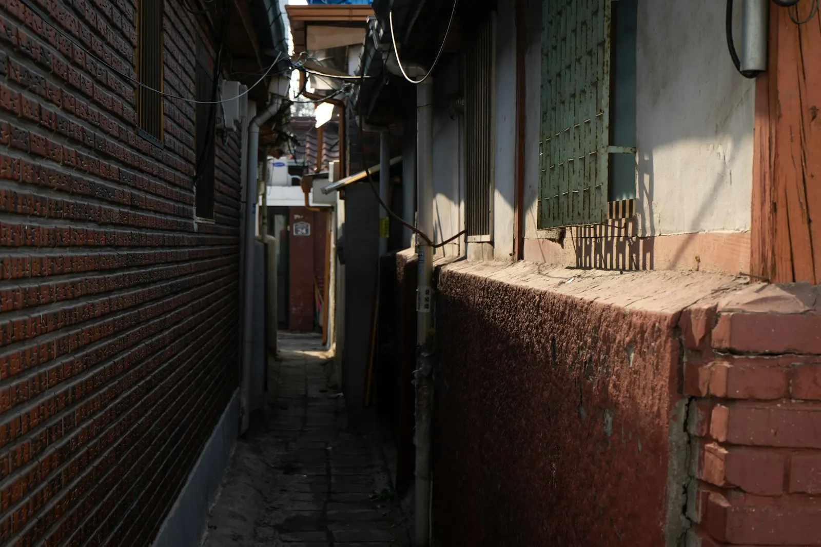 Seoul side street at night