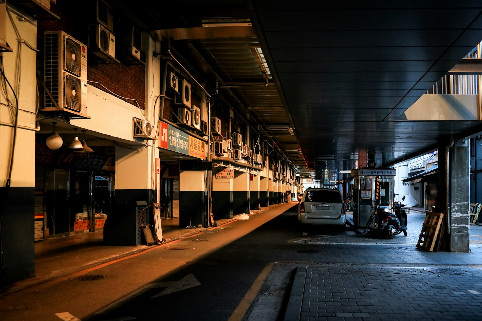 Underpass on the east side of Seoul at night