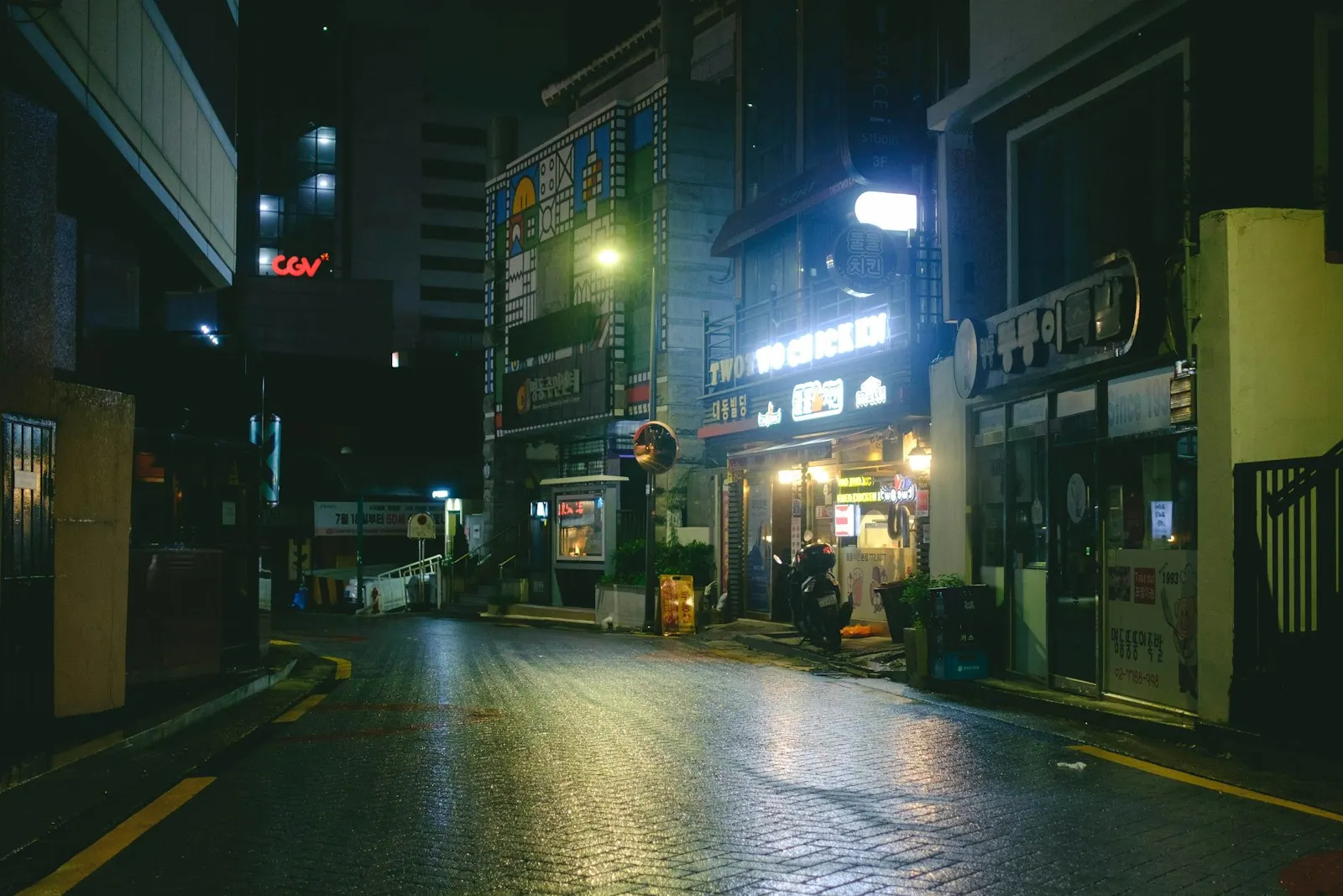 Seoul side street at night