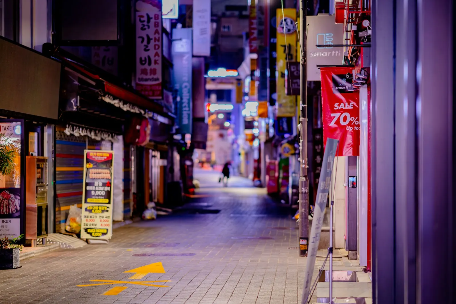 Seoul side street at night