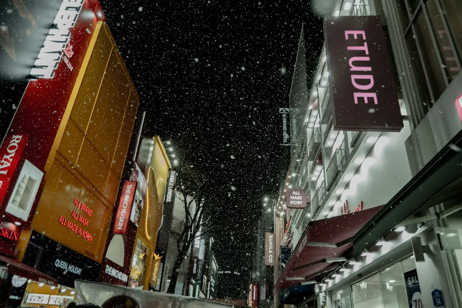 Seoul side street at night