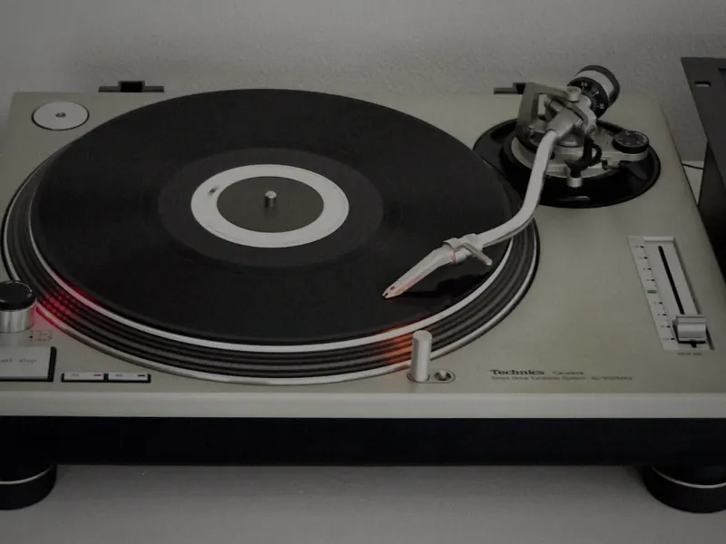 A Technics SL-1200MK2