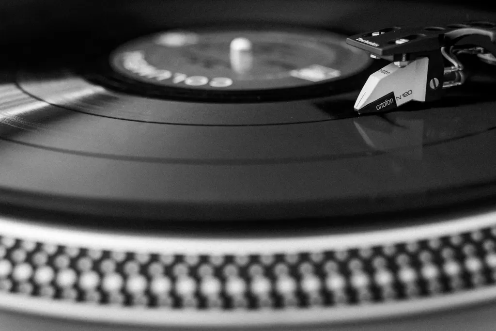 turntable closeup black and white