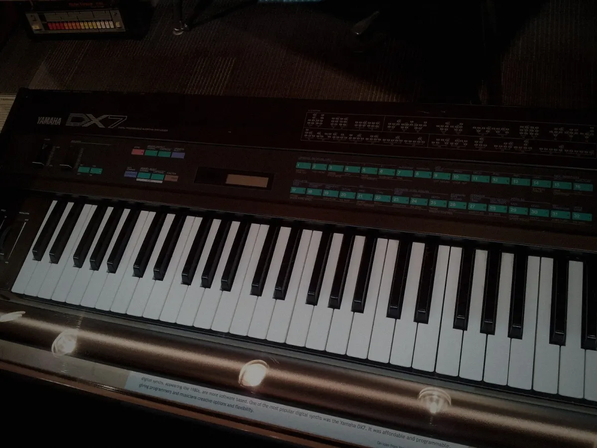 A Yamaha DX7