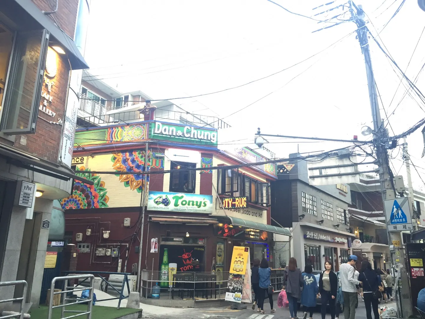 Itaewon pub street, 2015